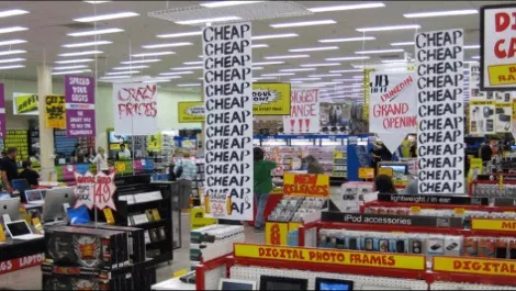 JB Hi-Fi NZ earnings slump, while Australian market lifts