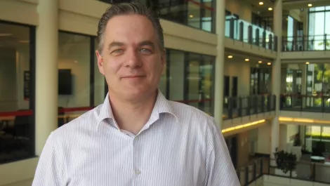 Oracle stakes claim on local storage market; seeks new partners