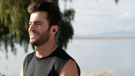 Jbl reflect flow lifestyle 02